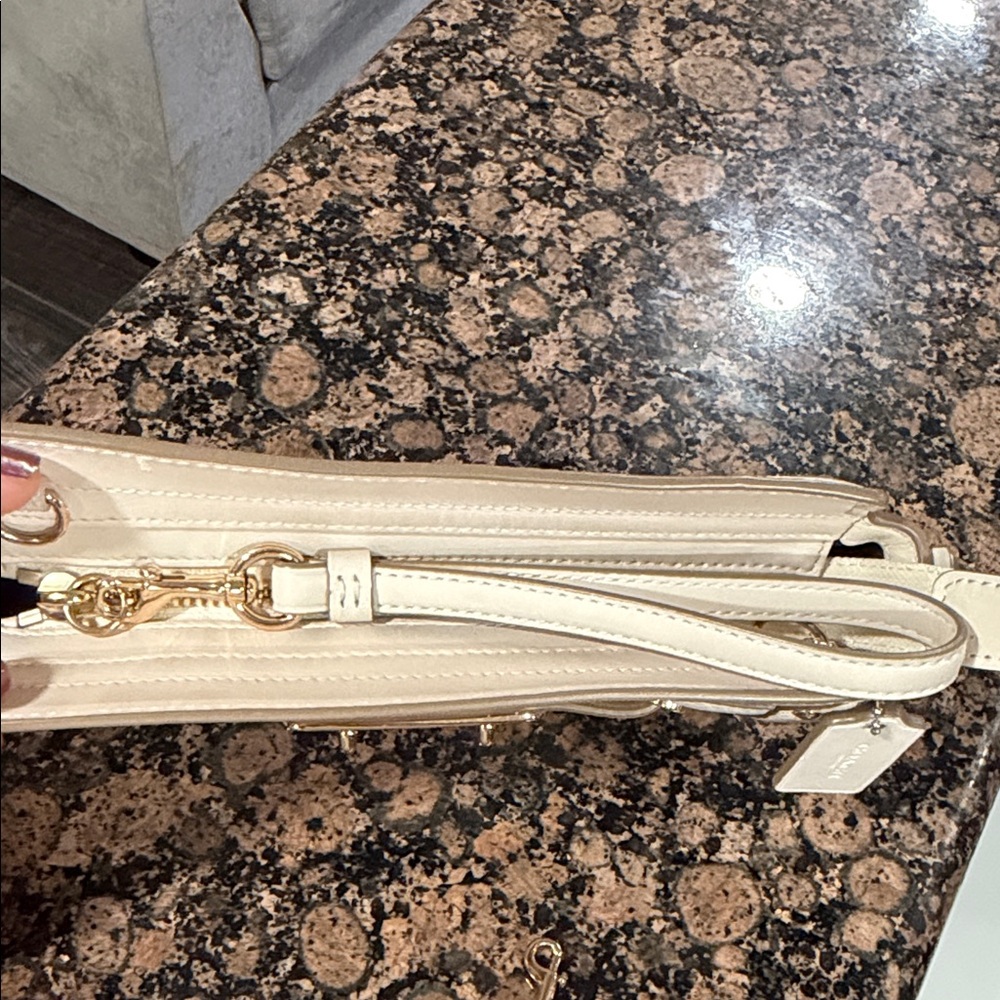 Coach Swagger wristlet/small crossbody bag (ivory/cream) - Picture 10 of 11